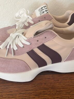 Women’s Suede & Textile Lace-Up Sneaker in Pink, Plum & Lavender Size 8.5 New